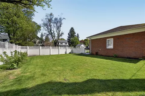 Exterior - 126 Wildmere Rd, Irondequoit, NY 14617 photo 5 of 8
