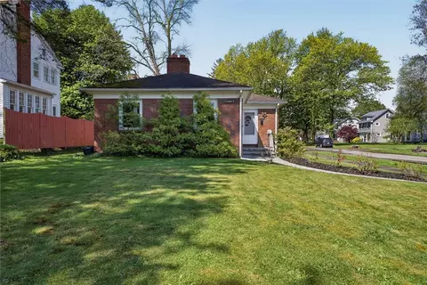 Exterior - 126 Wildmere Rd, Irondequoit, NY 14617 photo 2 of 8