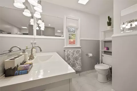 Bath - 126 Wildmere Rd, Irondequoit, NY 14617 photo 3 of 6