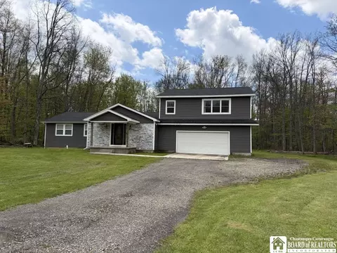2855 Donelson Rd, Busti, NY 14701