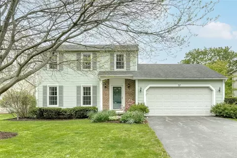 37 Pennicott Cir, Penfield, NY 14526