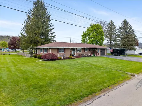 Exterior - 103 Circle Dr, Bath, NY 14810 photo 3 of 9