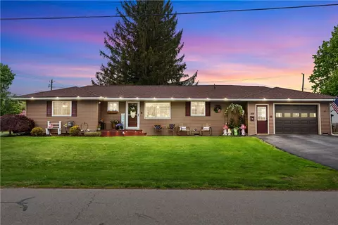 103 Circle Dr, Bath, NY 14810