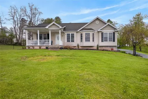 663 Hosmer Rd, Riga, NY 14428