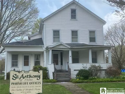 66 Cushing St, Pomfret, NY 14063