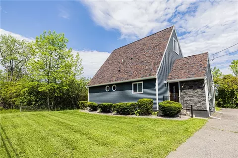1385 Island Cottage Rd, Greece, NY 14612