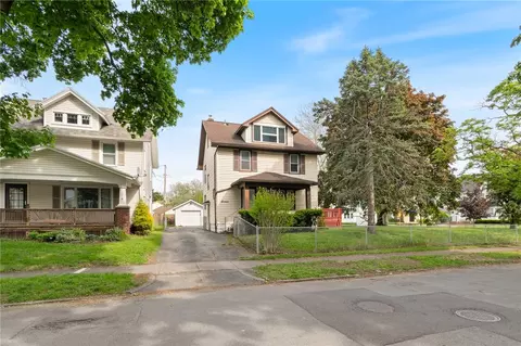 16 Mapledale St, Rochester, NY 14609
