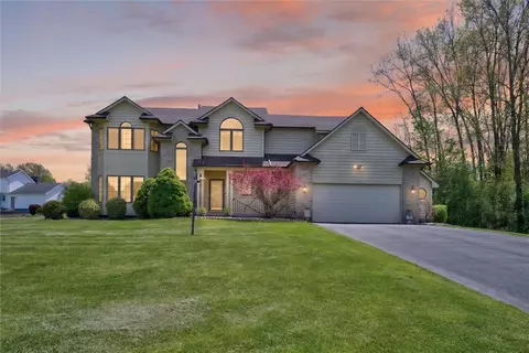 258 Tumbleweed Dr, Pittsford, NY 14534