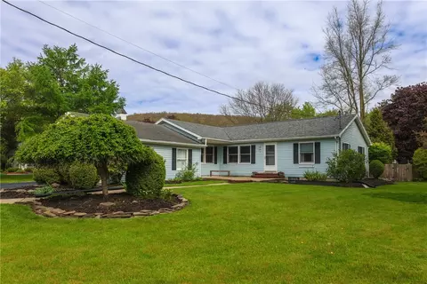 41 Lloyd Dr, Horseheads, NY 14845