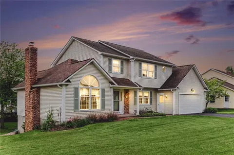 11 Stream View Cir, Perinton, NY 14450