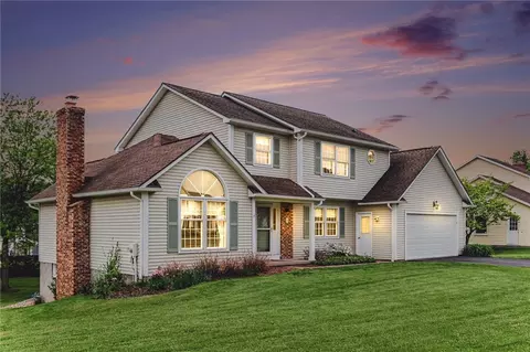 11 Stream View Cir, Perinton, NY 14450