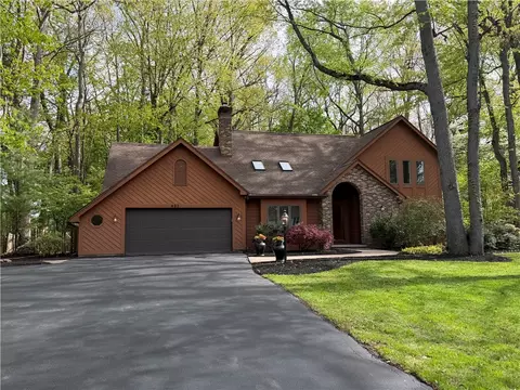 427 Murwood Ln, Webster, NY 14580