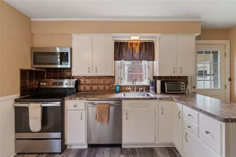 Kitchen - 175 Montclair Dr, Irondequoit, NY 14617 photo 2 of 3