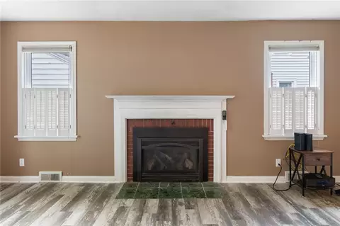 Living - 175 Montclair Dr, Irondequoit, NY 14617 photo 2 of 3