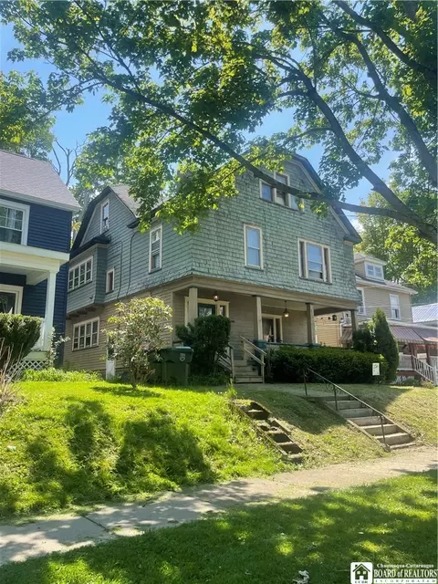 1142 Prendergast Ave, Jamestown, NY 14701