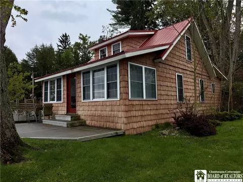 4068 Traction Rd, Mayville, NY 14757