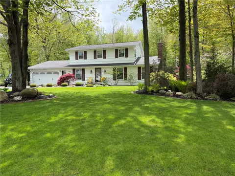 1253 Holley Rd, Webster, NY 14580
