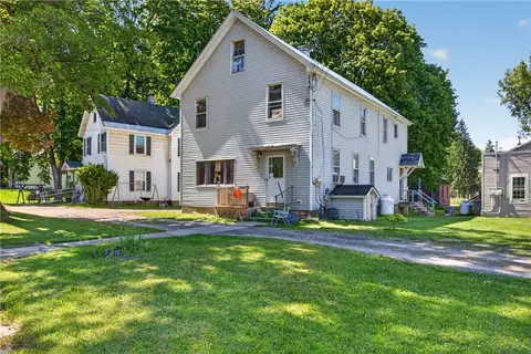 25 Academy St, New Berlin, NY 13411