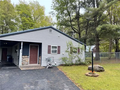 21948 Admirals, Le Ray, NY 13601