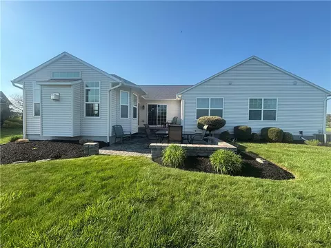 4 Cambridge Cir, Sennett, NY 13021