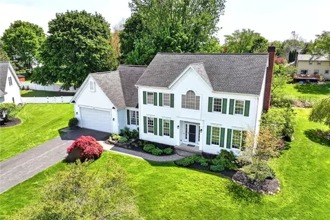 5 Lacosta Ct, Perinton, NY 14450
