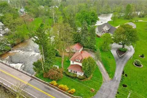 7886 Martin Rd, Honeoye Falls, NY 14472