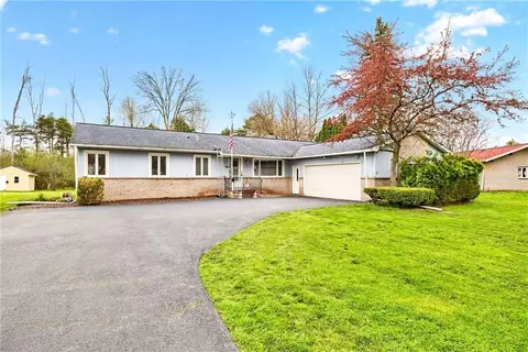 61 Firestone Dr, Gates, NY 14624