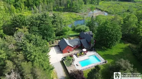 9303 Falls Rd, West Falls, NY 14170