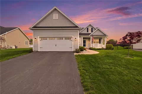 5174 Quincy Cir, Canandaigua, NY 14424