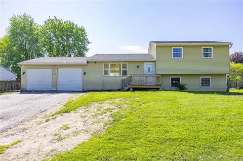 24 Huntington Pkwy, Hamlin, NY 14464