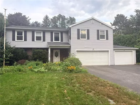 104 Carmas Dr, Greece, NY 14626