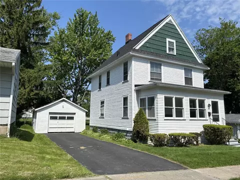 20 Oxford St, Sweden, NY 14420