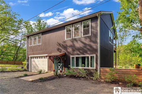 10 N Water St, Westfield, NY 14787