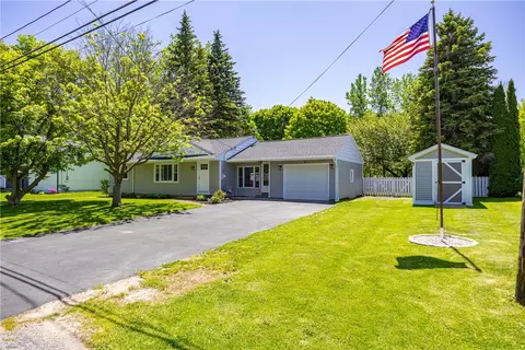 109 Norwood Ave, Gates, NY 14606