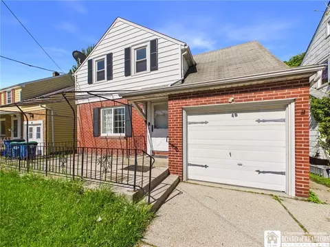 182 Springville Ave, Amherst, NY 14226