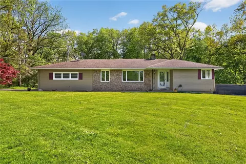 Exterior - 565 Bay Rd, Webster, NY 14580 photo 2 of 11