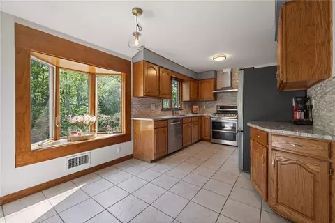 Kitchen - 565 Bay Rd, Webster, NY 14580 photo 4 of 4