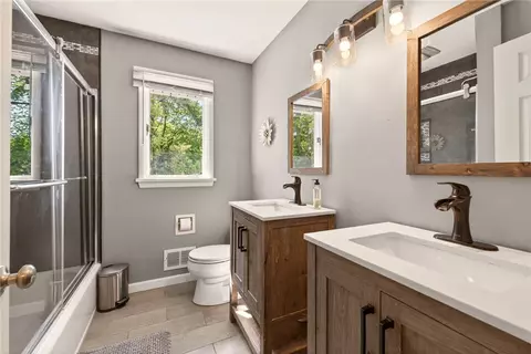 Bath - 565 Bay Rd, Webster, NY 14580 photo 2 of 3
