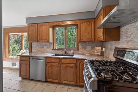 Kitchen - 565 Bay Rd, Webster, NY 14580 photo 2 of 4