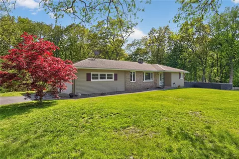 Exterior - 565 Bay Rd, Webster, NY 14580 photo 3 of 11