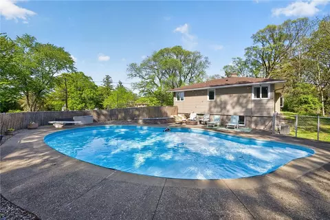 Exterior - 565 Bay Rd, Webster, NY 14580 photo 7 of 11
