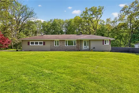 565 Bay Rd, Webster, NY 14580