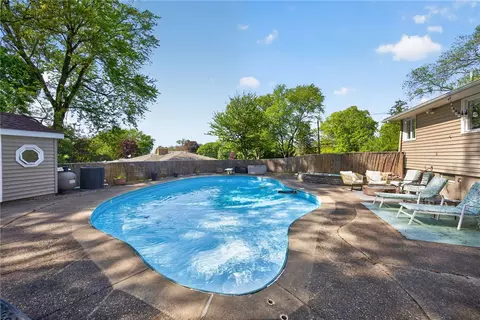 Exterior - 565 Bay Rd, Webster, NY 14580 photo 6 of 11