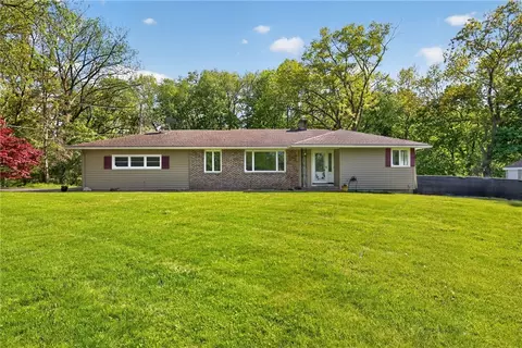 565 Bay Rd, Webster, NY 14580