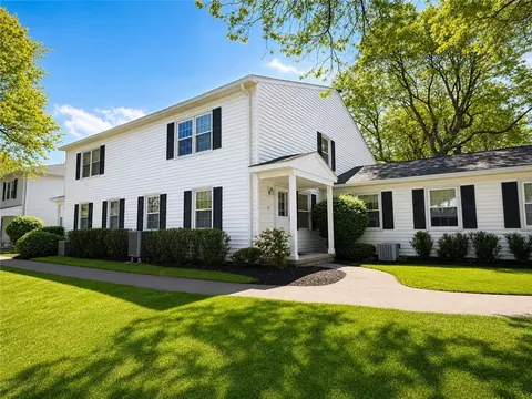 30 Foxcroft, Perinton, NY 14450