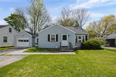 21 Legion Cir, Greece, NY 14616
