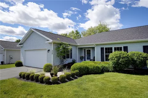 358 Walker Dr, Canandaigua, NY 14424