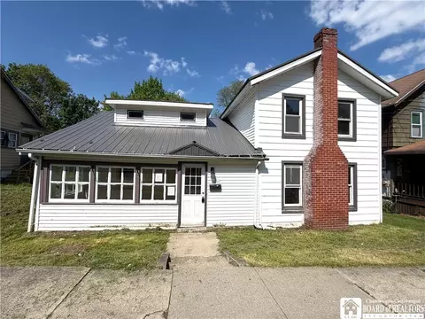 25 Chapin St, Jamestown, NY 14701