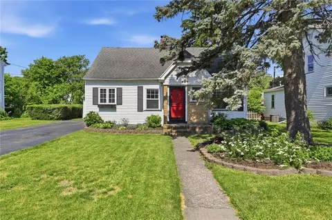 499 Shelford Rd, Irondequoit, NY 14609