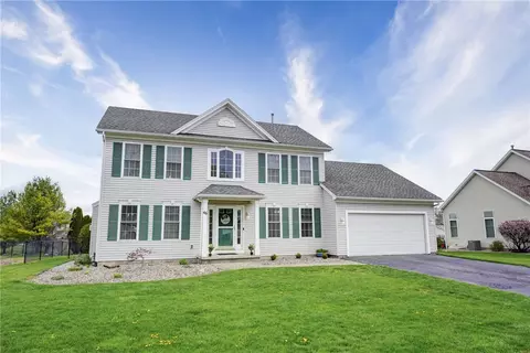 46 Pinto Run, Spencerport, NY 14559